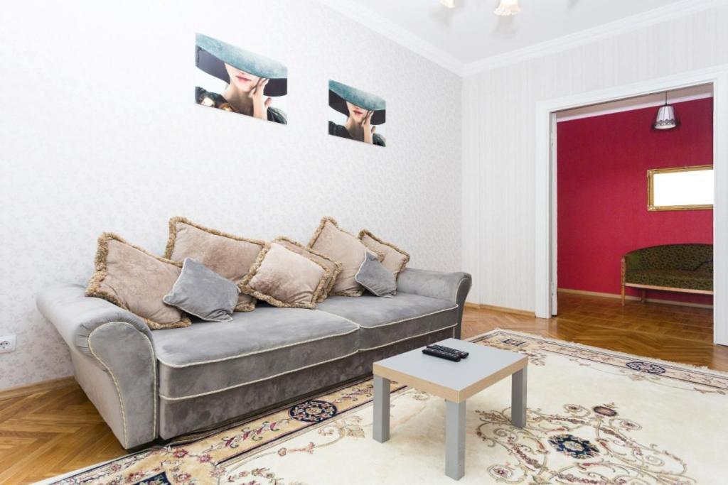 Apartment Lenina 3 Minsk Dış mekan fotoğraf
